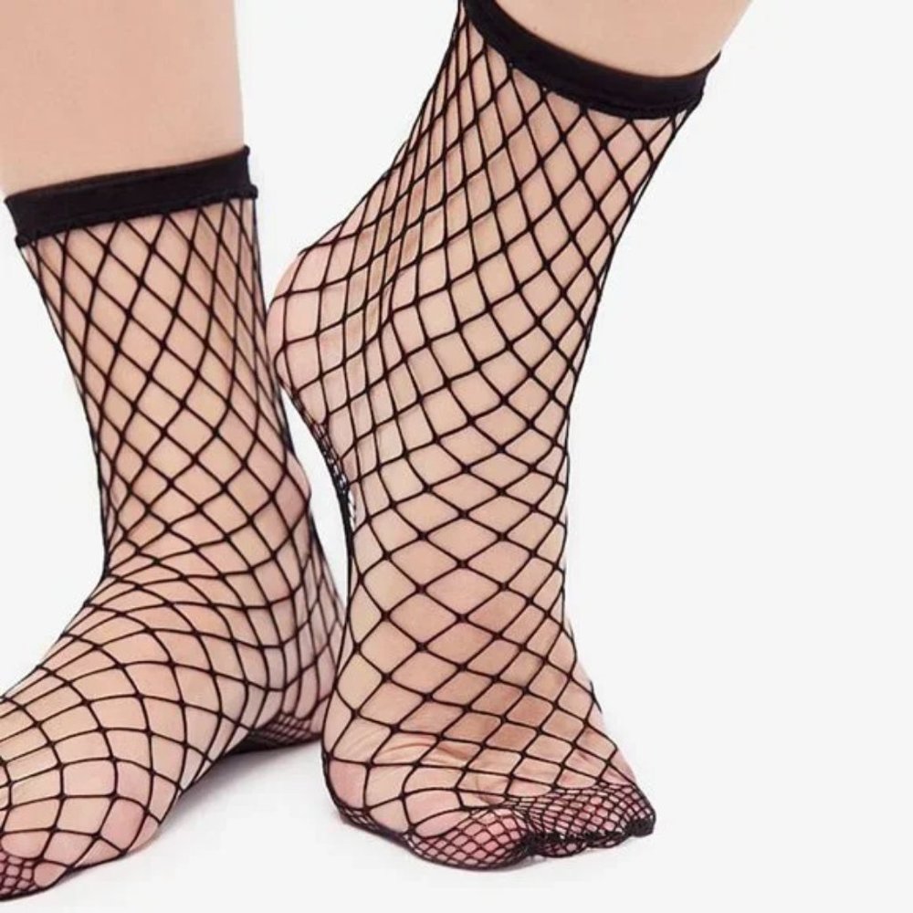 Free People Black Fishnet Anklet Socks